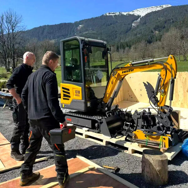 S6708acb28c844d3d8403d961c6312782d.jpg Fast Delivery Mini Excavators 1.8 Ton small Excavators Euro 5/EPA Customizable Home Farm 1800 Small Bagger Sale mini Digger