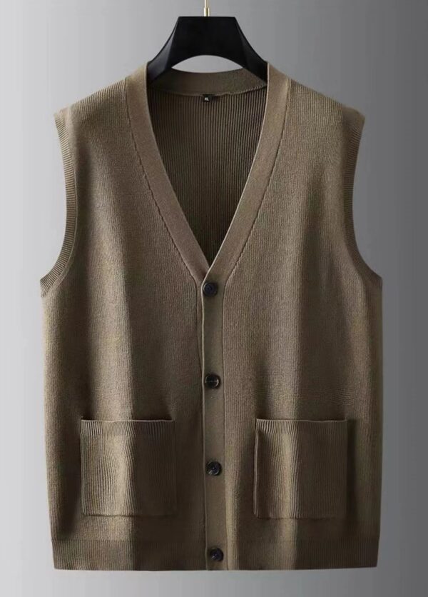 S92eb853132624553a119ae4faaad51d2b.jpg Large knitted sweater, men's new cardigan vest, autumn and winter large loose fat sweater.