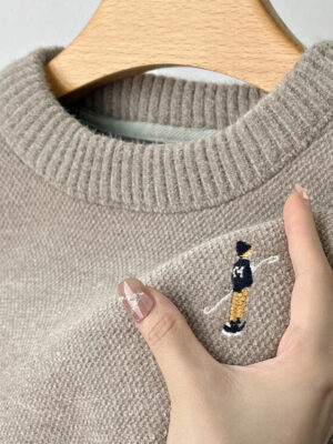 Sd83048ec193447aba2653d3dfa9db418l.jpg Premium Luxury 2024 Autumn/Winter Round Neck Solid Color Exquisite Embroidery Men's Sweater Casual Warm Thick Knitted Sweater