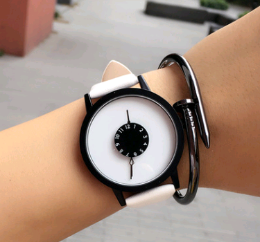 Fashion Student Watch Female Models Wild Trend Men and Women Couple Fashion Student Watch Female Models Wild Trend Men and Women Couple