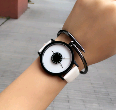 Fashion Student Watch Female Models Wild Trend Men and Women Couple