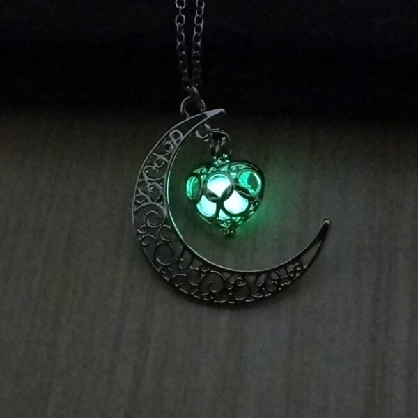 Glowing Pendant Necklaces Silver Plated Chain Necklaces Glowing Pendant Necklaces Silver Plated Chain Necklaces