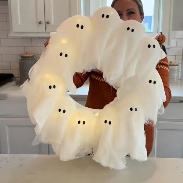 Halloween Decorations Ghost Wreath Cute Door Sign for Porch Wall