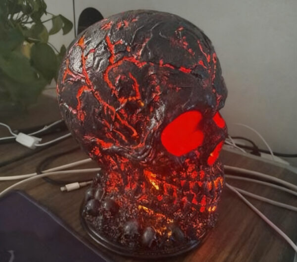Halloween Lava Stone Skull Lamp Desk with Spooky LED Light for Party Halloween Lava Stone Skull Lamp Desk with Spooky LED Light for Party