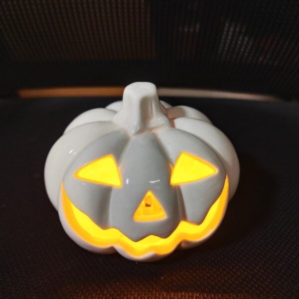 Halloween Pumpkin Lamp Ceramic Luminous Skull Decoration Halloween Pumpkin Lamp Ceramic Luminous Skull Decoration