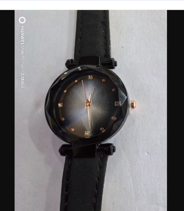 Rose Gold Women Watches Fashion Diamond Ladies Starry Sky Magnet Watch
