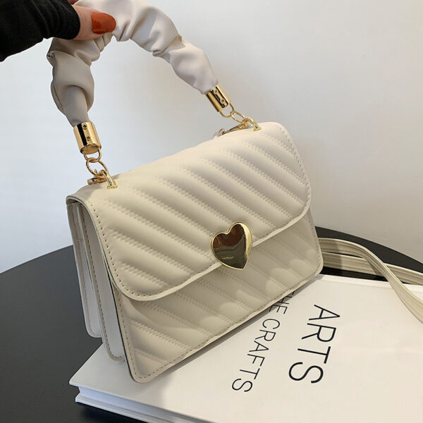 Women Handbags Fashion Chain Shoulder Bags with Love Metal Design